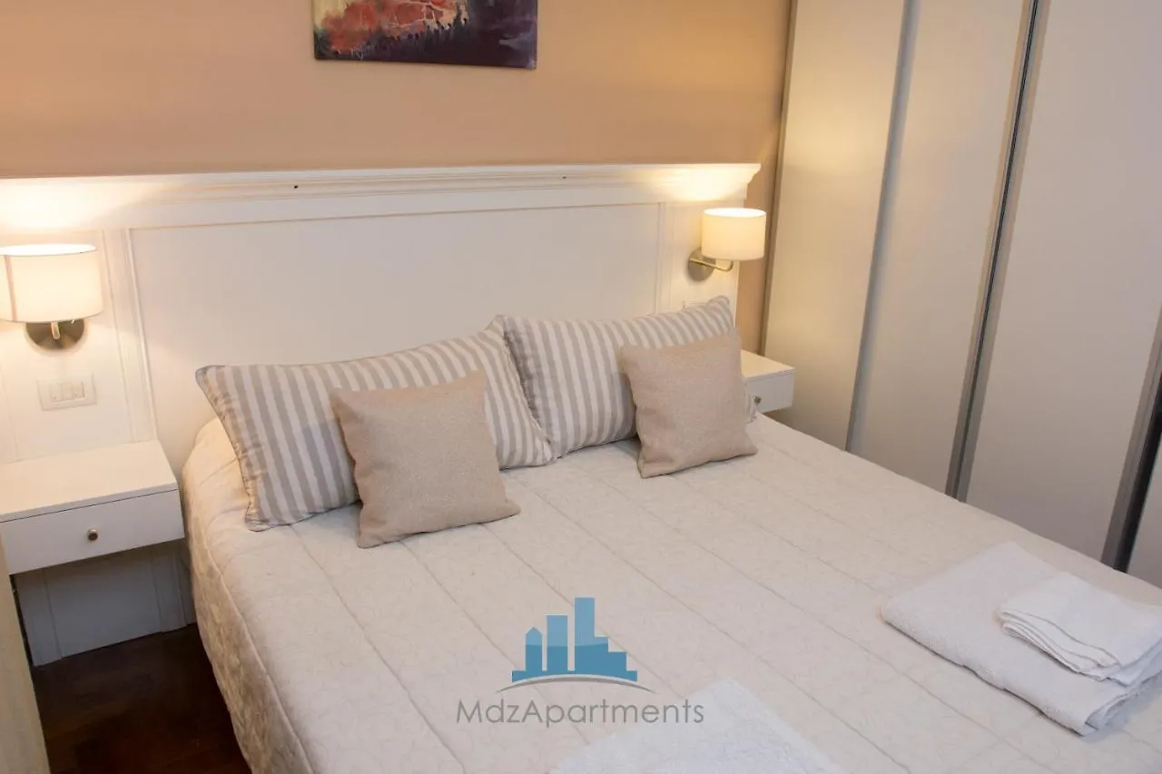 Mdz Apartments II 门多萨